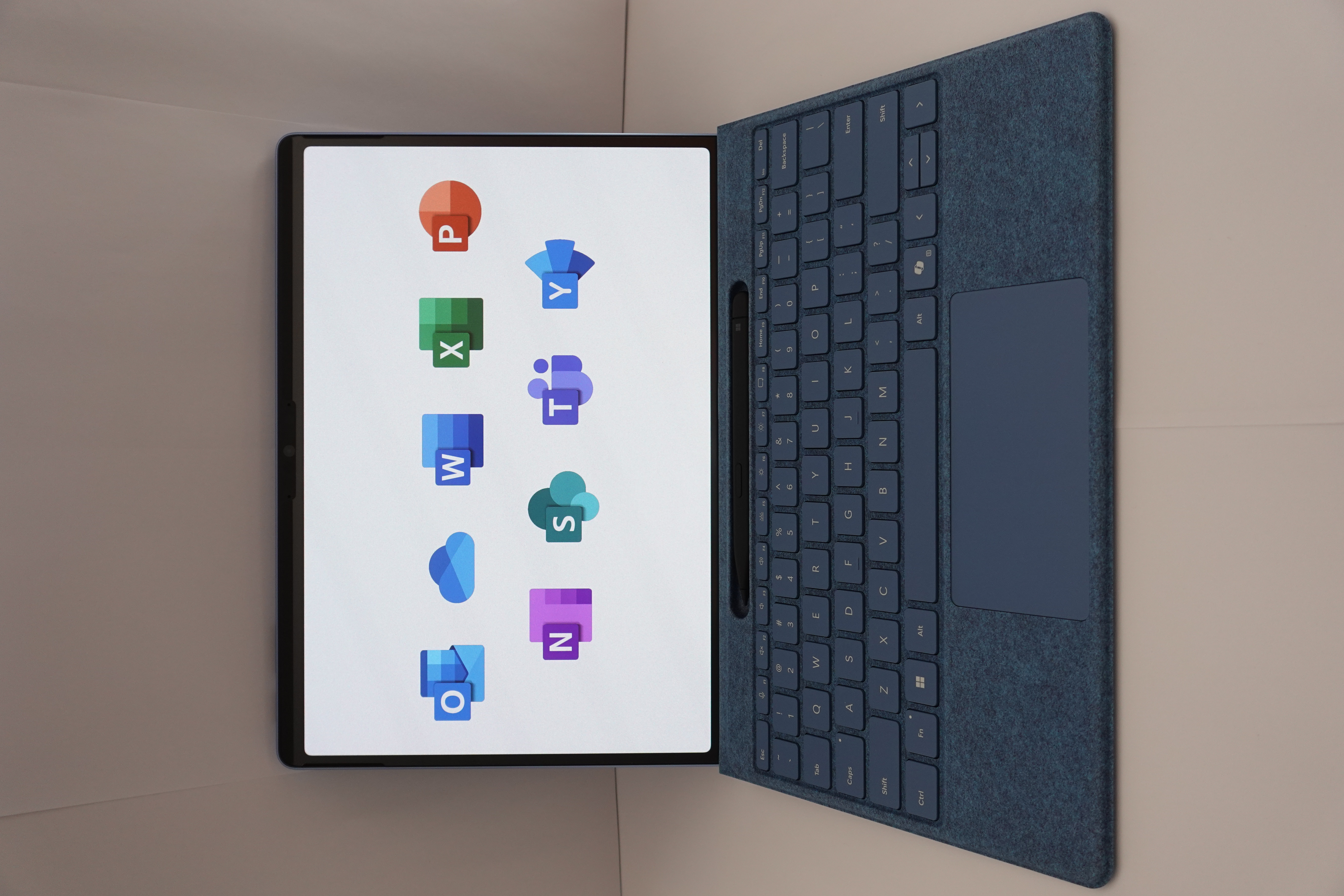 Microsoft 365 Anwendungen auf einem Arbeitsplatz
